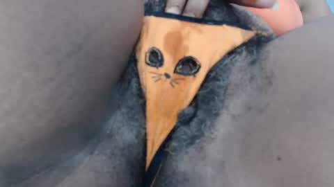 Snapshot of sacha_macgregor chatting on 12-23-25, 06:11 Sacha Macgregor online show from 12-23-25, 06:11