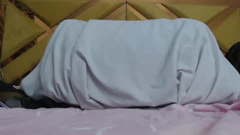 Sacha  Macgregor online show from 04-28-26, 05:01