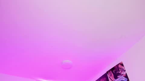 Snapshot of sachi_meow chatting on 12-16-25, 05:40 Ig online show from 12-16-25, 05:40