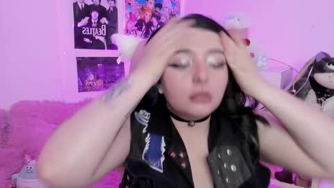 Snapshot of sachi_meow chatting on 12-19-25, 07:10 Ig online show from 12-19-25, 07:10