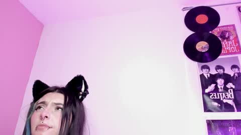 Snapshot of sachi_meow chatting on 12-22-25, 03:36 Ig online show from 12-22-25, 03:36