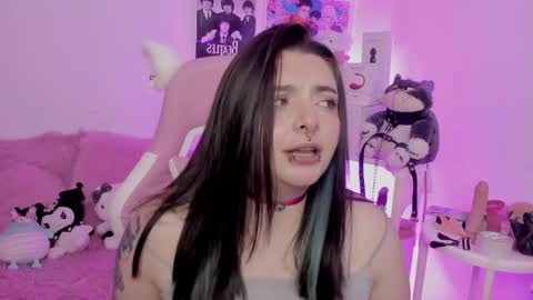 Snapshot of sachi_meow chatting on 12-22-25, 06:05 Ig online show from 12-22-25, 06:05