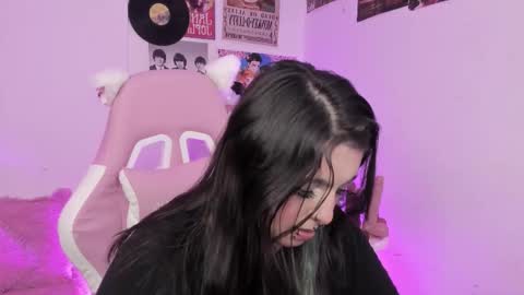 Snapshot of sachi_meow chatting on 01-06-26, 07:28 Ig online show from 01-06-26, 07:28