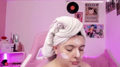 Snapshot of sachi_meow chatting on 02-14-26, 01:08 Ig online show from 02-14-26, 01:08