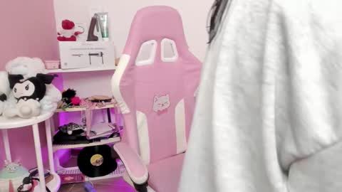 Snapshot of sachi_meow chatting on 02-19-26, 12:45 Ig online show from 02-19-26, 12:45