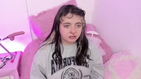 Snapshot of sachi_meow chatting on 02-20-26, 11:43 Ig online show from 02-20-26, 11:43