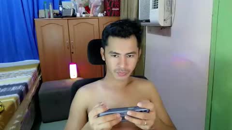 Snapshot of sachu01 chatting on 06-09-26, 10:05 Sachu01 online show from 06-09-26, 10:05