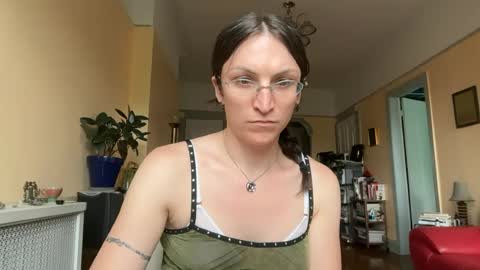 Snapshot of sadie_stars chatting on 06-17-26, 05:47 Sadie online show from 06-17-26, 05:47