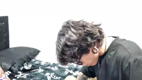 Snapshot of sadistic_cave chatting on 02-10-25, 01:57 sadistic cave online show from 02-10-25, 01:57