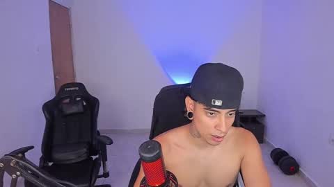 saenz_hotx online show from 11-21-25, 01:15