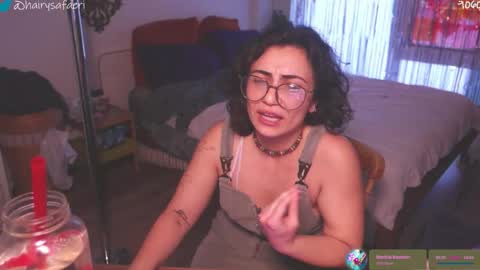 Snapshot of safaeri chatting on 02-18-26, 09:11 Safa online show from 02-18-26, 09:11