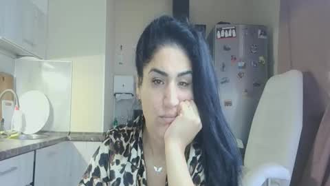 Queen online show from 11-10-25, 10:47