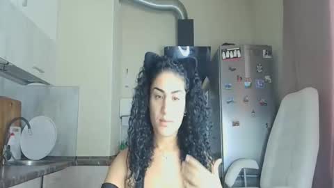 Queen online show from 11-17-25, 10:54