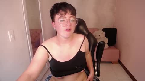 Snapshot of safyka chatting on 03-05-25, 11:38 SAFYKA online show from 03-05-25, 11:38