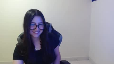 Snapshot of sahaliefox_ chatting on 10-10-25, 10:53 Sahaliefox online show from 10-10-25, 10:53