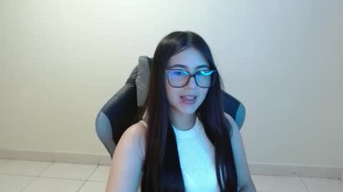 Snapshot of sahaliefox_ chatting on 10-29-25, 09:27 Sahaliefox online show from 10-29-25, 09:27