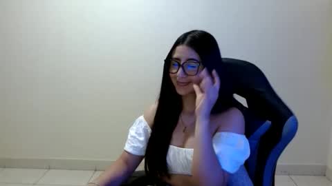 Snapshot of sahaliefox_ chatting on 03-12-26, 03:29 Sahaliefox online show from 03-12-26, 03:29