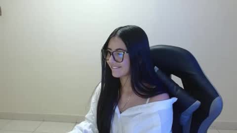 Sahaliefox  online show from 03-25-26, 09:10