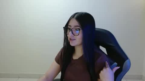 Snapshot of sahaliefox_ chatting on 05-03-26, 02:12 Sahaliefox online show from 05-03-26, 02:12