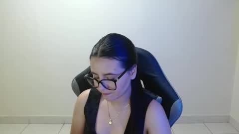 Snapshot of sahaliefox_ chatting on 05-14-26, 09:43 Sahaliefox online show from 05-14-26, 09:43