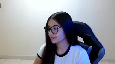 Sahaliefox  online show from 07-25-26, 10:18