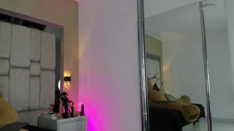 Snapshot of saharakross chatting on 03-15-26, 04:40 Sahara online show from 03-15-26, 04:40