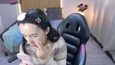 Snapshot of sailor_moon07 chatting on 10-14-25, 12:50 sailor online show from 10-14-25, 12:50