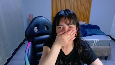 Snapshot of sailor_moon07 chatting on 05-10-26, 06:51 sailor online show from 05-10-26, 06:51