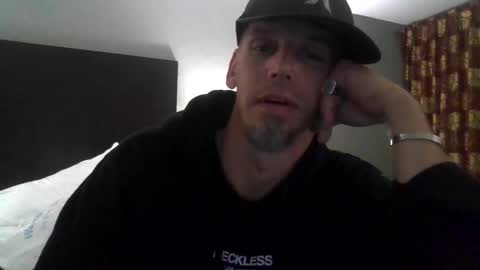 Snapshot of saintchriss chatting on 11-04-25, 01:59 saintchriss online show from 11-04-25, 01:59