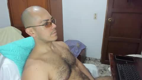 Snapshot of saintedy01 chatting on 12-20-25, 04:14 saintedy01 online show from 12-20-25, 04:14