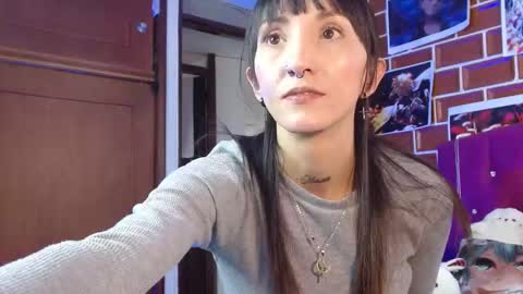 Snapshot of sakura_skinny chatting on 03-07-25, 05:38 Sakura Skinny online show from 03-07-25, 05:38