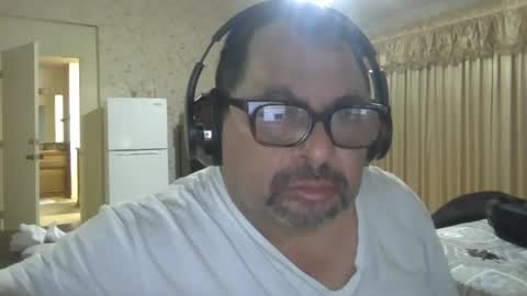 Snapshot of salart500 chatting on 02-16-25, 06:32 Chingon caliente online show from 02-16-25, 06:32