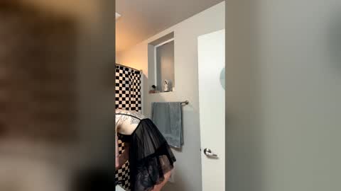 Snapshot of salemswitchxx chatting on 01-15-26, 03:11 Salem online show from 01-15-26, 03:11