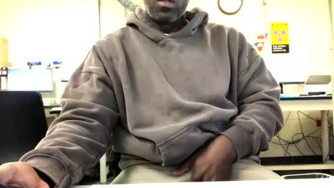 Snapshot of salgozzi chatting on 11-02-25, 05:48 Cum Hanks online show from 11-02-25, 05:48