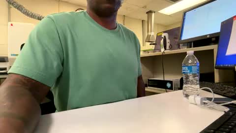 Snapshot of salgozzi chatting on 03-07-26, 04:15 Cum Hanks online show from 03-07-26, 04:15