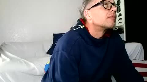 salis1981 online show from 02-10-25, 03:35