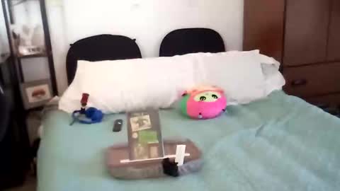 salis1981 online show from 10-18-25, 06:19