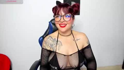 Snapshot of sally10_35 chatting on 02-12-26, 02:39 sally online show from 02-12-26, 02:39