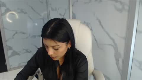 Snapshot of salmaportman_ chatting on 02-05-25, 02:51 salmaportman_ online show from 02-05-25, 02:51