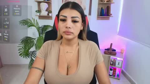 Snapshot of saloomee__ chatting on 05-31-26, 02:02 SALOME online show from 05-31-26, 02:02