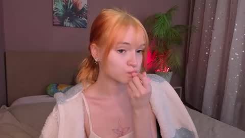 Snapshot of salt_mira chatting on 12-14-25, 10:20 salt_mira online show from 12-14-25, 10:20