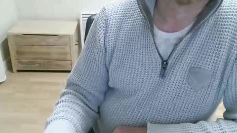 Snapshot of saltimbanquier chatting on 05-18-26, 06:58 Saltimbanquier Salt ou Banquier online show from 05-18-26, 06:58