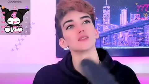 Snapshot of salvatore_boom chatting on 06-11-26, 02:22 salvatore_boom online show from 06-11-26, 02:22