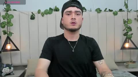 Salvatore  online show from 11-09-25, 04:44