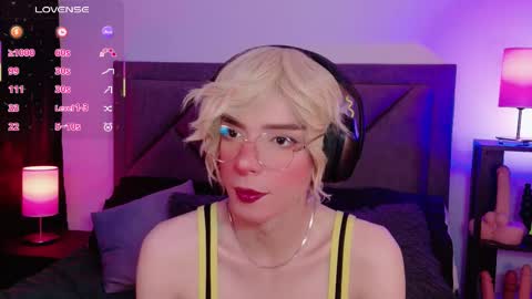 Snapshot of sam_russo chatting on 01-09-26, 07:11 Sam online show from 01-09-26, 07:11