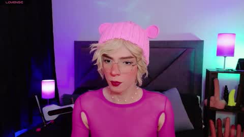 Snapshot of sam_russo chatting on 01-13-26, 07:02 Sam online show from 01-13-26, 07:02