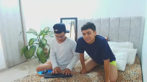 sam_tnt9 online show from 03-30-26, 05:47