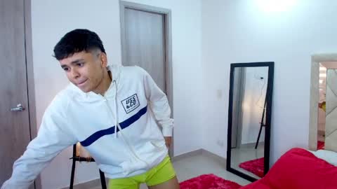 sam_tnt9 online show from 04-17-26, 05:38