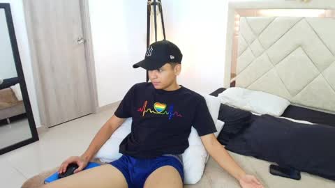 sam_tnt9 online show from 04-29-26, 06:58