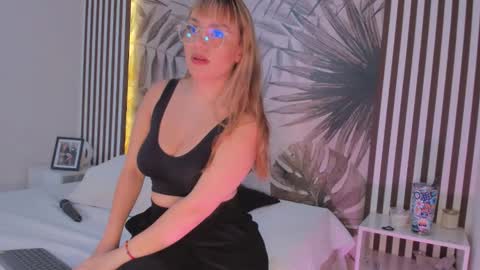 Samaantha  online show from 10-20-25, 11:54